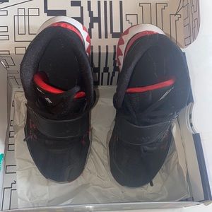 Nike shoes kids size 13c